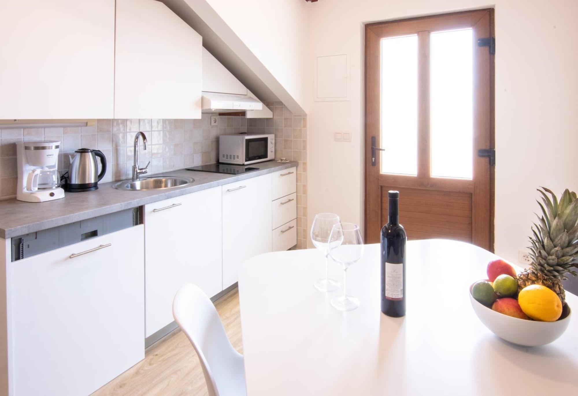 Bed & Breakfast Portun In The Center Башка-Вода Экстерьер фото